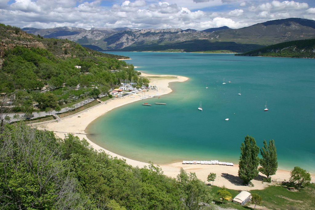 Lac de sainte croix: à 20km