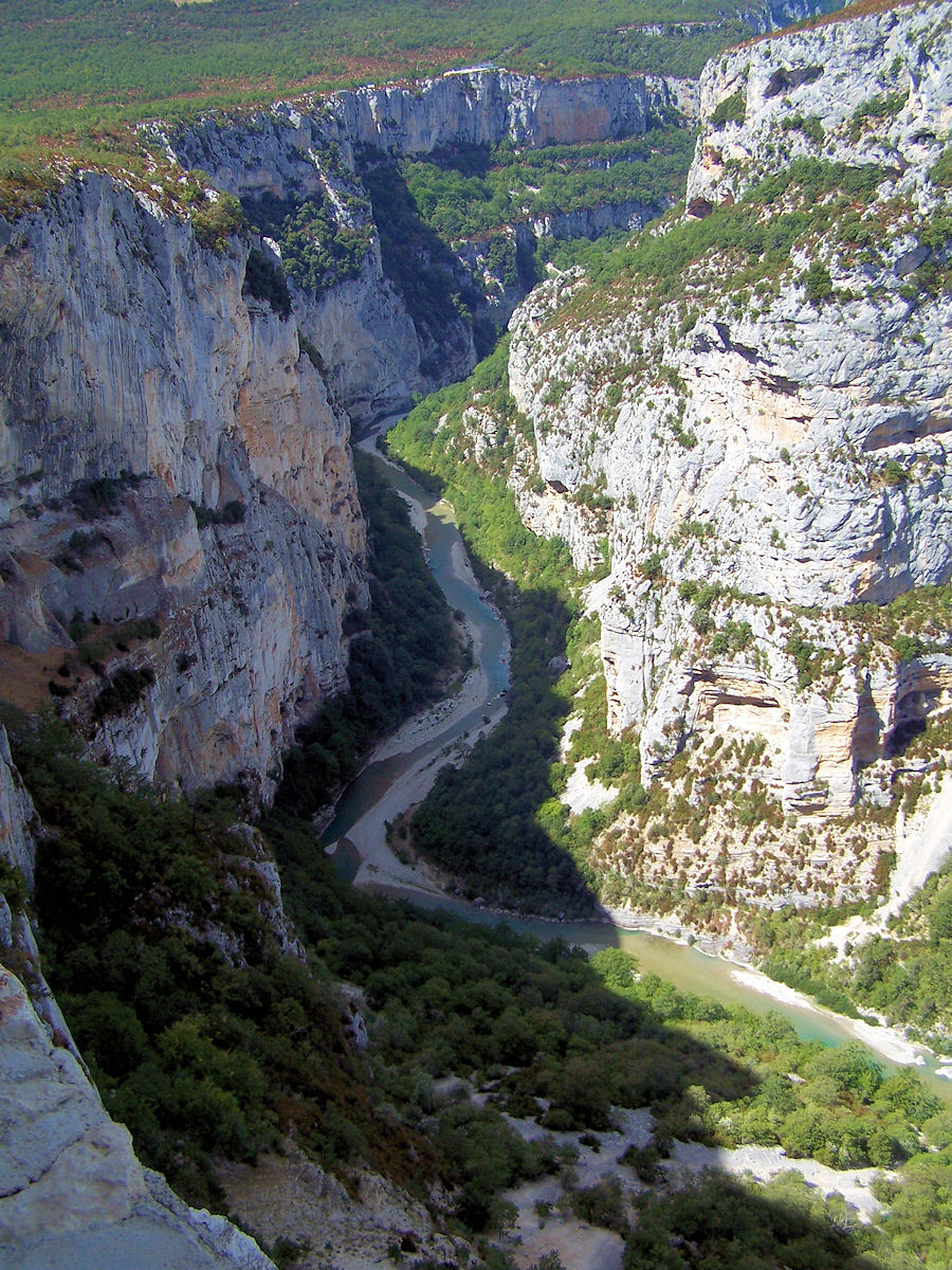 LES GORGES DU VERDON: à 25 km